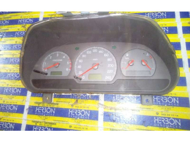 Pojistková skříňka Спидометр (приборный щиток) 30889704D   Volvo S40, V40 2000