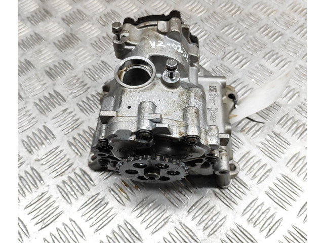 Масляный насос  B58 B30 A 7643046, 72336351  BMW 2 F22 F23 