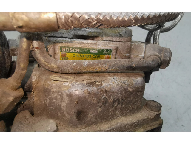 Vstřikovací lišta 0438121011, 026133353   Audi 80 90 B3     