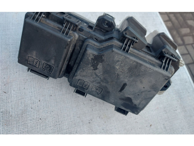   Pojistková skříňka LR140705, M8D214A073AA   Land Rover Range Rover Evoque L551 2021