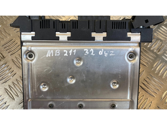   Pojistková skříňka 2115453801   Mercedes-Benz E W211 2004