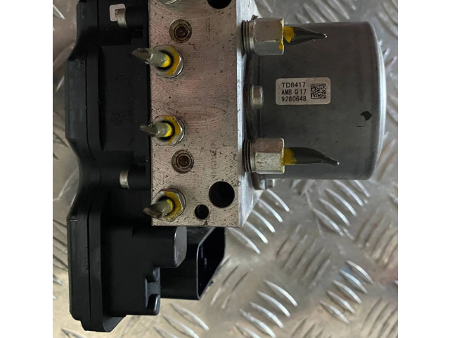Jednotka ABS 15GE500945E, TD8417   Nissan Leaf I (ZE0) 2014