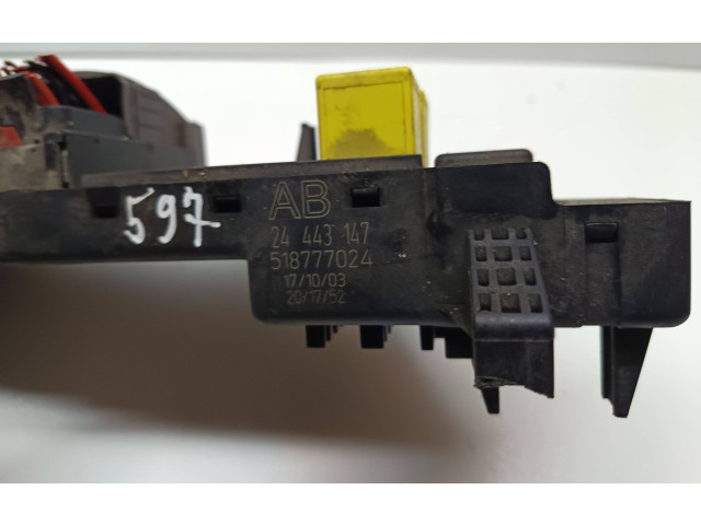 Блок предохранителей 24443147, 518777024   Opel Signum    