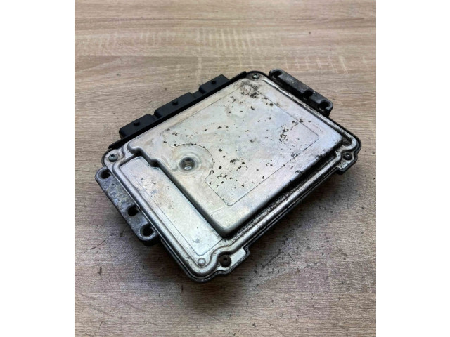 Řídící jednotka 8200305678, 0281011645   Nissan Primera 2000