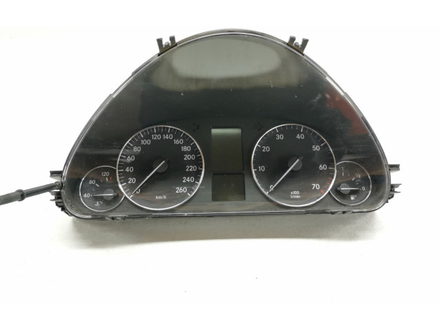 Přístrojová deska  Mercedes-Benz C W203 2006 A2035408747, 110080307001  