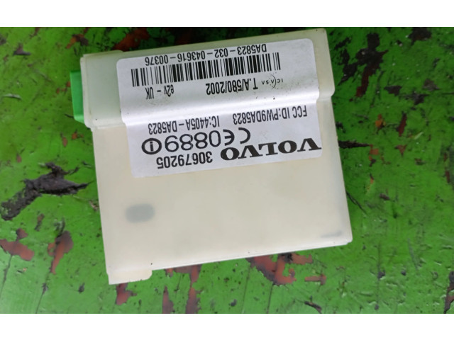 Přístrojová deska  Volvo V50 2004 30679205  