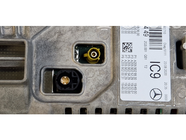 Přístrojová deska  Mercedes-Benz C W205 2021 A2059000449, A2059010021  