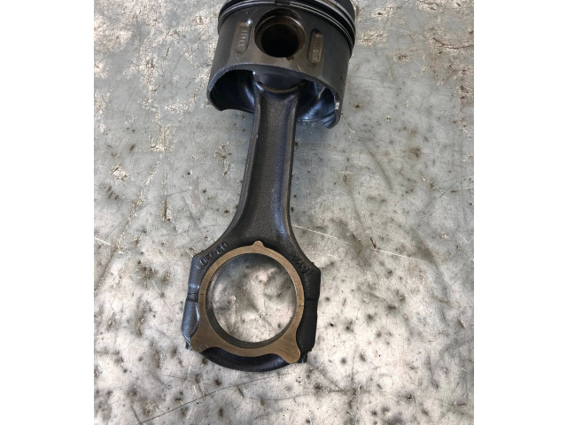 Píst    Mercedes-Benz E W211    648.961 