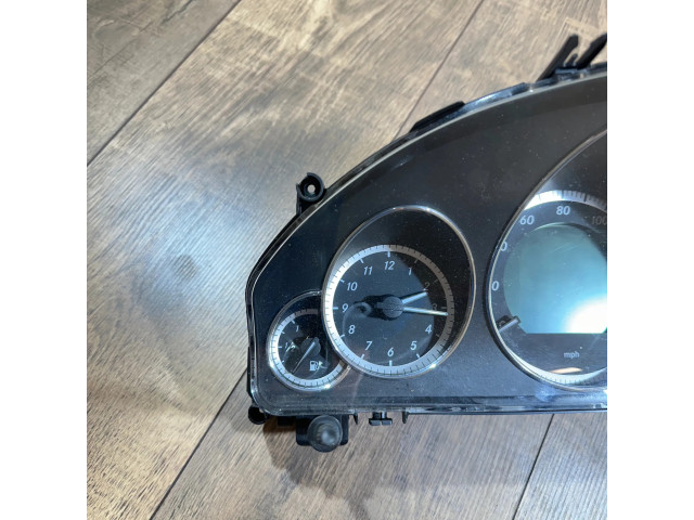 Přístrojová deska  Mercedes-Benz E W212 2011 A2129001610, A2049024202  