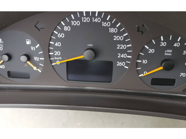 Přístrojová deska  Mercedes-Benz E W210 1997 A2105401611  