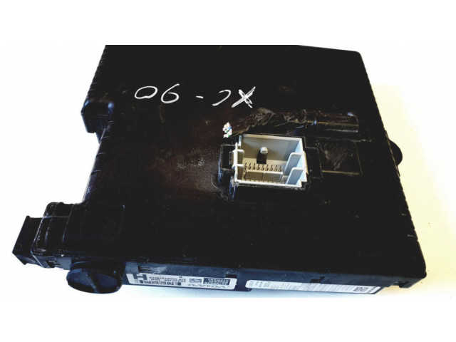   Pojistková skříňka 30728273, 30786646   Volvo XC90 2004