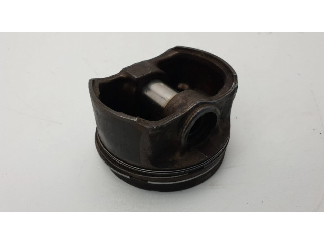 Píst 83955, 83955508   BMW 3 E36  pro benzínový motor 2.5  M50 NV