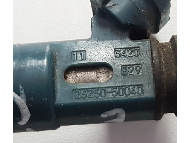 Vstřikovač 2325050040   Toyota Land Cruiser (J100)     
