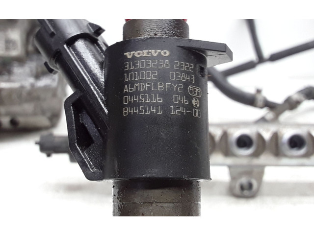 Vstřikovač 31272896, 31303238   Volvo V60    D5204T2 