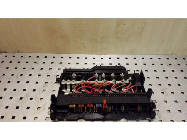 Блок предохранителей 8387153   BMW X3 E83    