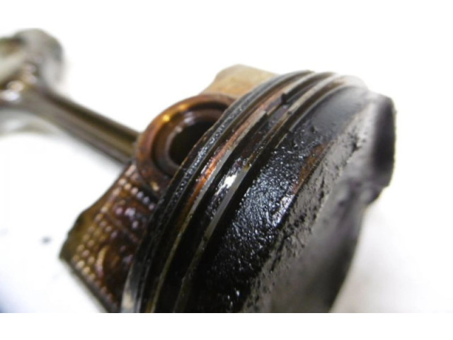 Píst 47020, 47020   Toyota Yaris    2 
