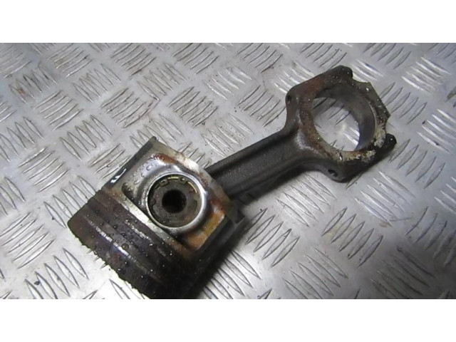 Píst    Alfa Romeo 156  pro naftový motor 1.9  