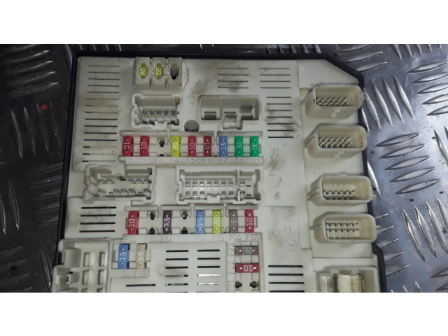Блок предохранителей 284B60012R, 519134415   Renault Laguna III    