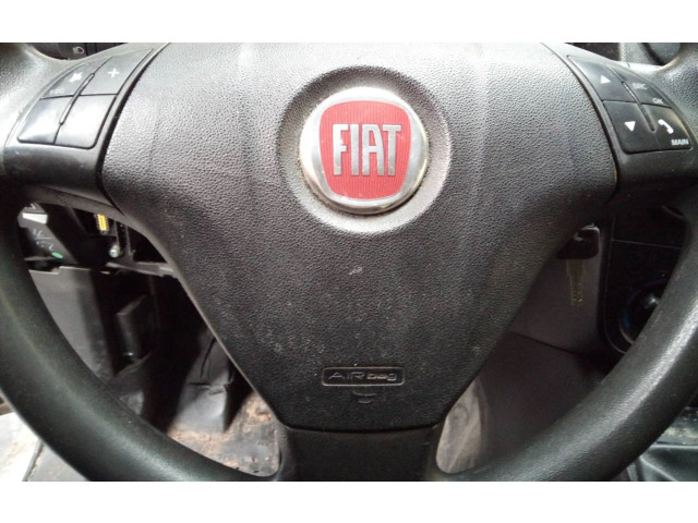 Подушка безопасности водителя    Fiat Fiorino
