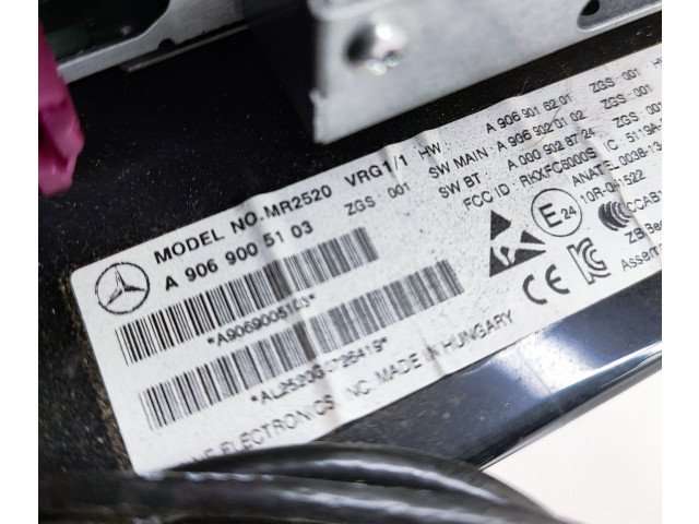 Радио/ проигрыватель CD/DVD / навигация    A9069005103   Mercedes-Benz Sprinter W906