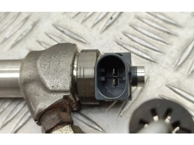 Vstřikovač 0445110471, 04L130277AE   Skoda Octavia Mk3 (5E)     