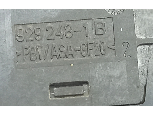   Pojistková skříňka 2035450701, 5DK00797420   Mercedes-Benz C W203 2001