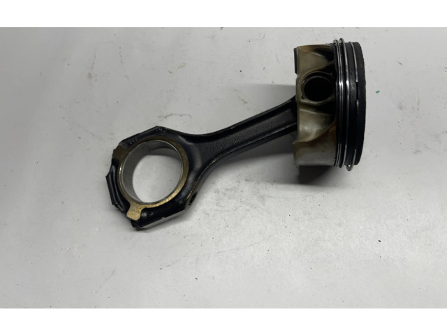Píst A1570300517, A2780300320   Mercedes-Benz CLS C218 X218    M 157.981 