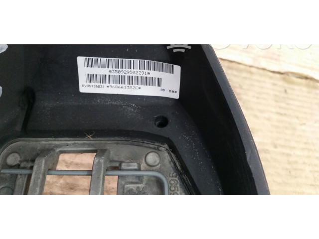 Volant Peugeot 5008 2011 96866138ZE  