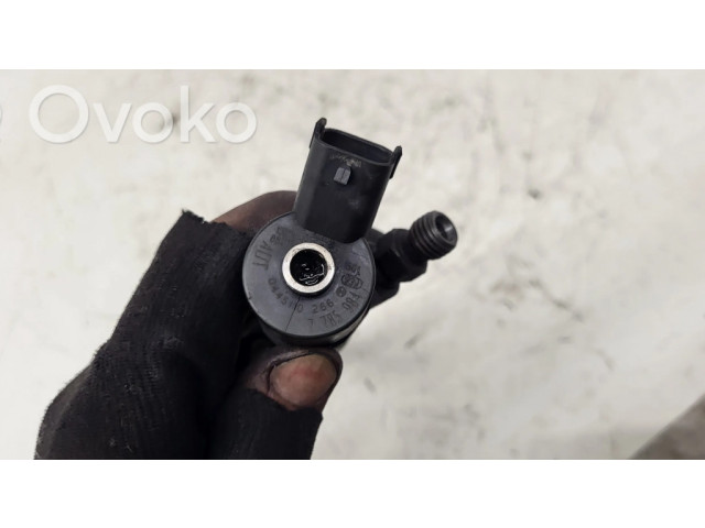 Vstřikovač 7785984   BMW 5 E39  pro naftový motor 2.9  1336