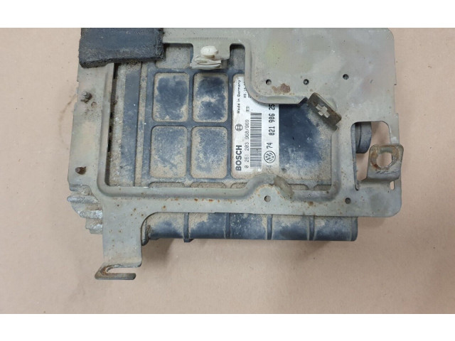 Řídící jednotka 0261203969, 021906256   Volkswagen Golf III 1996