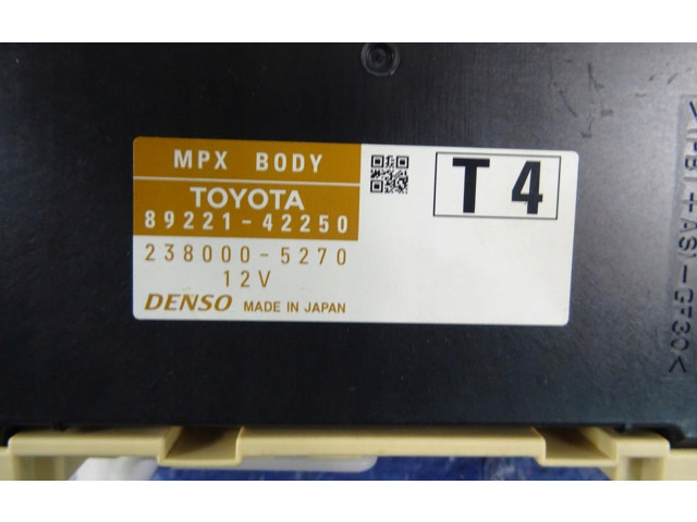   Pojistková skříňka 8273042821   Toyota RAV 4 (XA40) 2017