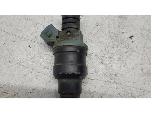 Vstřikovač 280150715   BMW 3 E30  pro benzínový motor 1.8  
