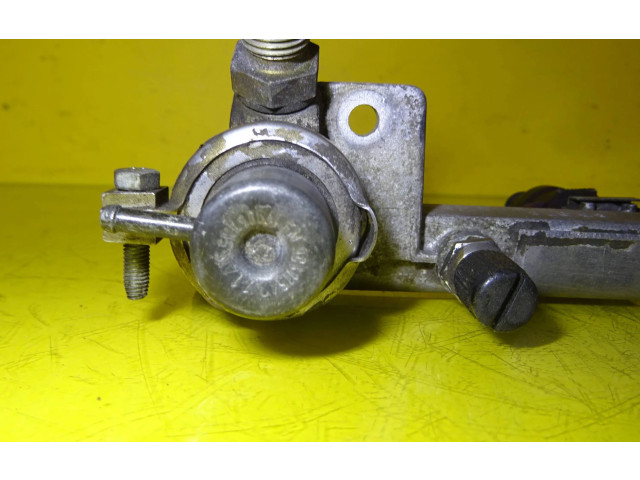Vstřikovací lišta 90411552, 90411551   Opel Omega B1     