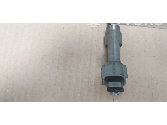 Vstřikovač 232500Q030, 232500Q030   Toyota Yaris    1KR-FE 