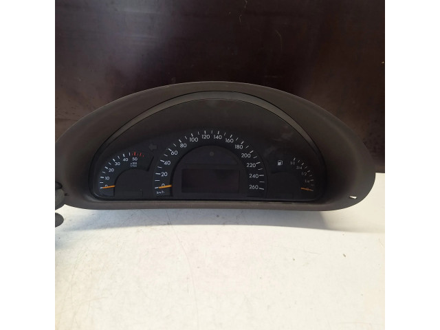 Přístrojová deska  Mercedes-Benz C W203 2001 A2035403411, 1100088963  