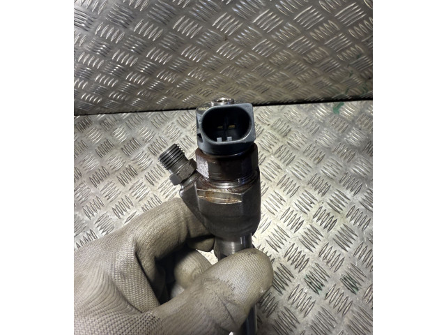 Vstřikovač 0445110613   Toyota Avensis T270     