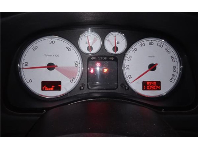 Přístrojová deska  Peugeot 307 2006 9661323180, 9661323180  