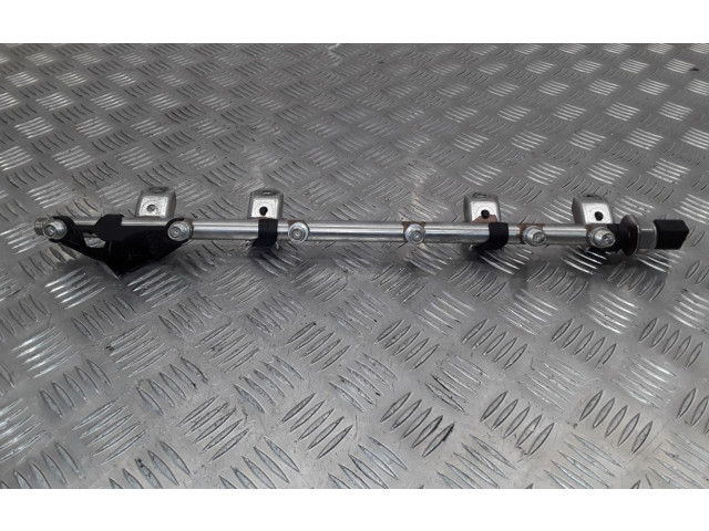 Vstřikovací lišta 7575480, 7537319   BMW 1 E82 E88  pro benzínový motor 3.0 N54B30A 