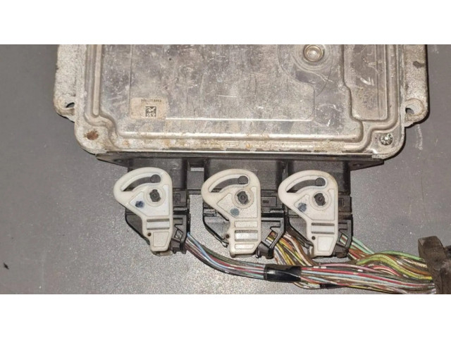 Řídící jednotka 6M6112A650BA   Mazda 3 I 2003