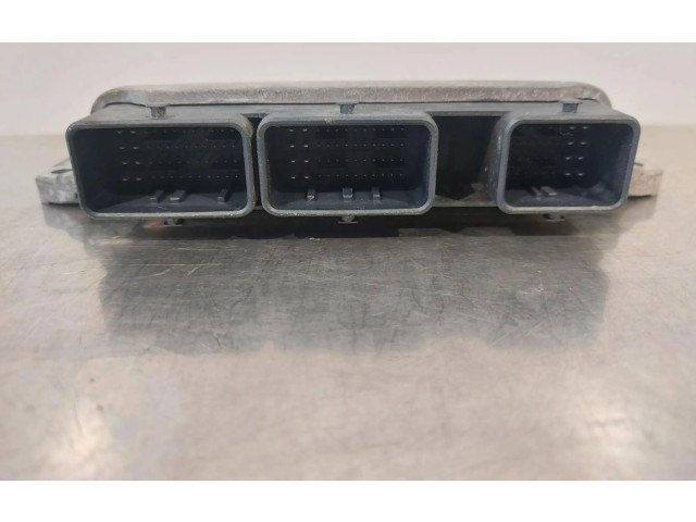 Блок управления двигателем ECU    8200387138   Renault Megane II