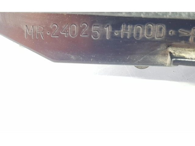 Přístrojová deska  Mitsubishi Montero 2004 MR320367  