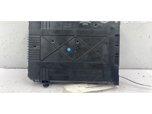 Vstřikovací lišta 1611426780   Peugeot 2008 I    EB2F_HMZ 