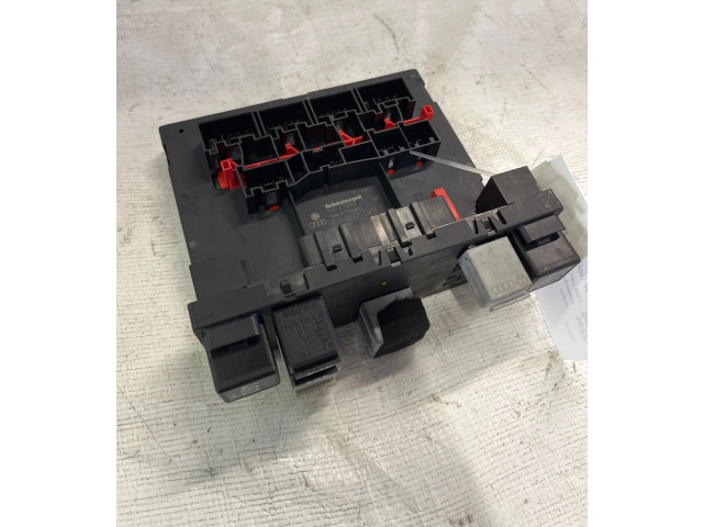 Блок предохранителей  3C0937049E, 28022870   Volkswagen Golf Plus    
