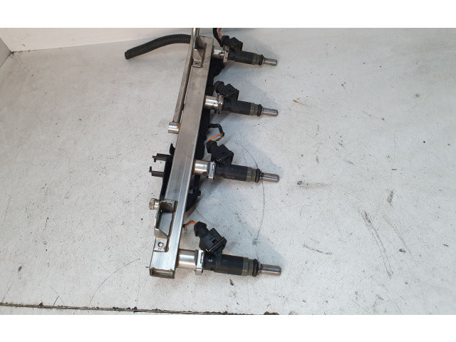 Vstřikovač 7530420   BMW 1 E81 E87  pro benzínový motor 2.0  
