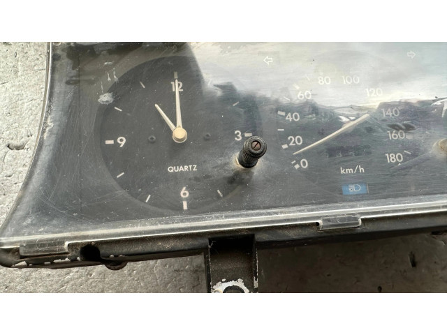 Přístrojová deska  Nissan Patrol 160 1985 25033C6000, 25031C6000  