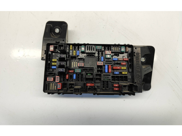 Блок предохранителей  68312776AC, 8318070812C   Dodge RAM 1500 DS    