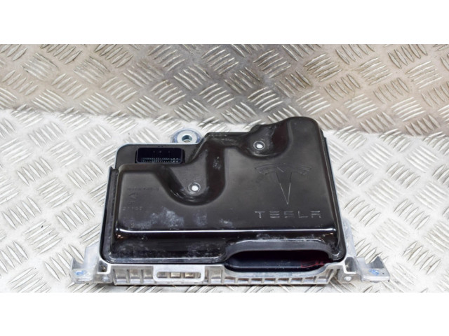 Блок комфорта 149731900D, 158399110C   Tesla Model Y   