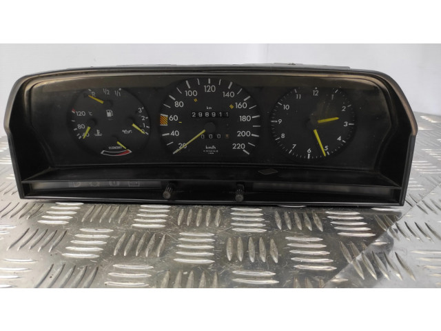 Панель приборов 87001131   Mercedes-Benz 190 W201       