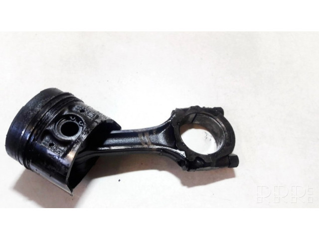 Píst 12157j1   Nissan Almera  pro naftový motor 2.0  