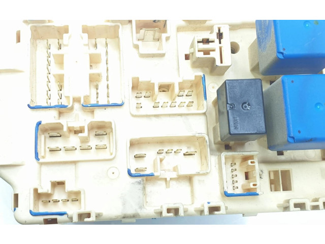 Блок предохранителей MR445952   Mitsubishi Montero    